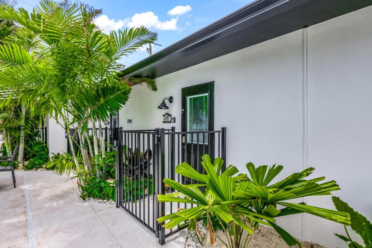 בראדנטון ביץ' The Retreat At Anna Maria Island Inn מראה חיצוני תמונה