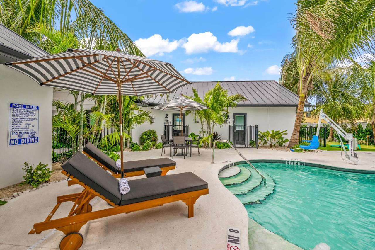 בראדנטון ביץ' The Retreat At Anna Maria Island Inn מראה חיצוני תמונה