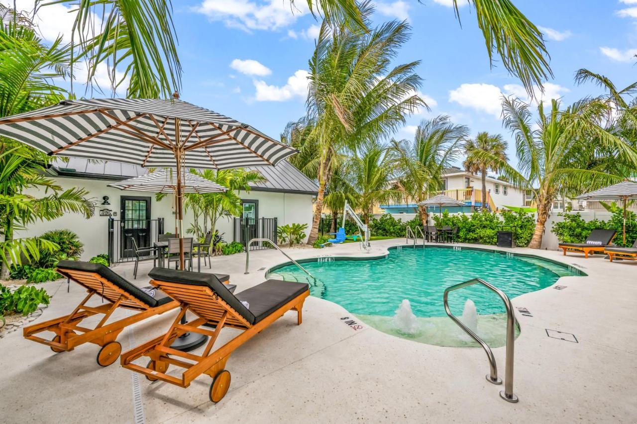 בראדנטון ביץ' The Retreat At Anna Maria Island Inn מראה חיצוני תמונה