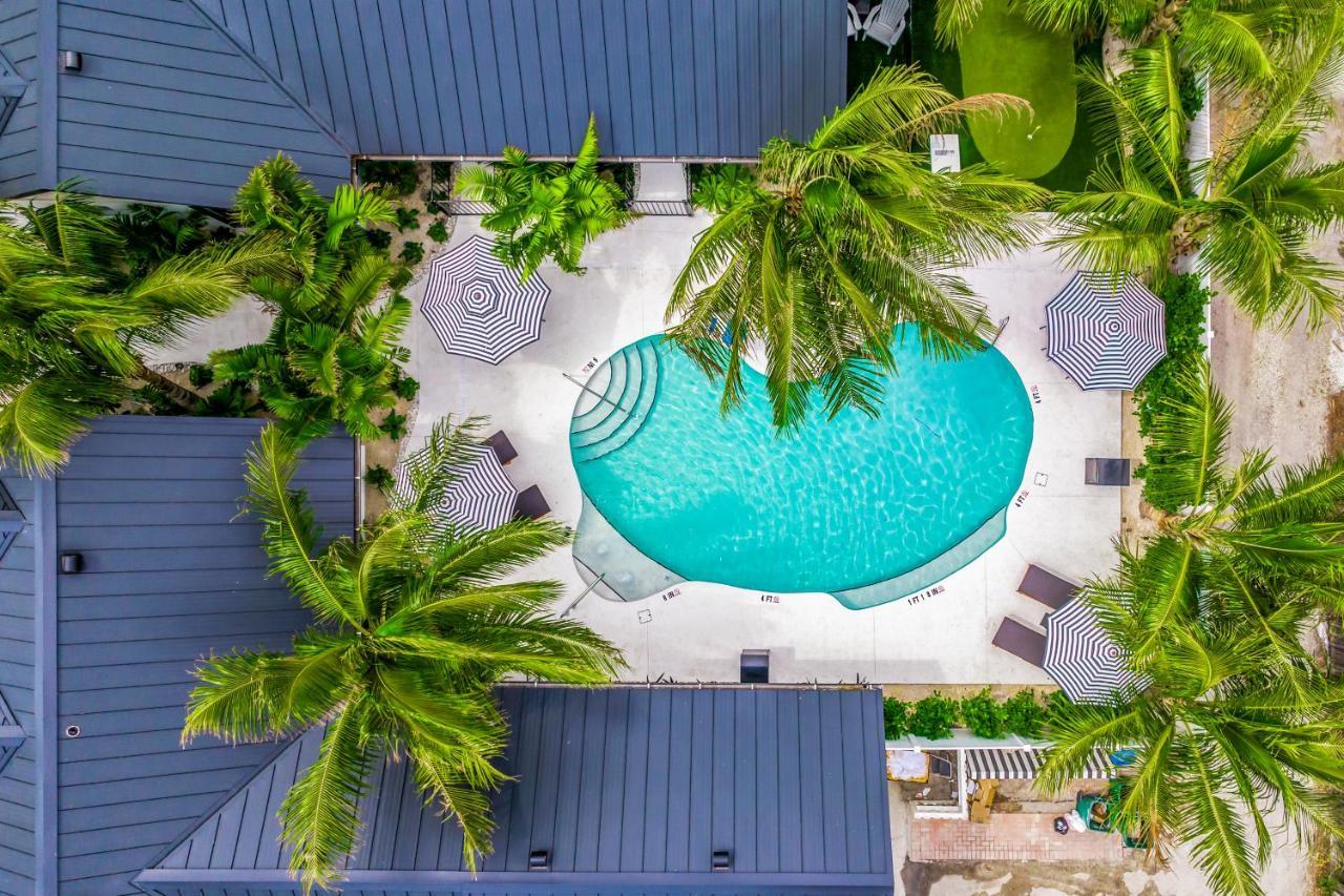 בראדנטון ביץ' The Retreat At Anna Maria Island Inn מראה חיצוני תמונה